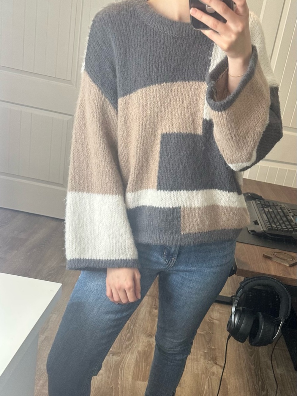 Promesa Colorblock Crewneck Sweater in Gray, Cream & Tan